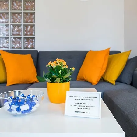 Maya's Flats & Resorts - Lastadia Apartment *