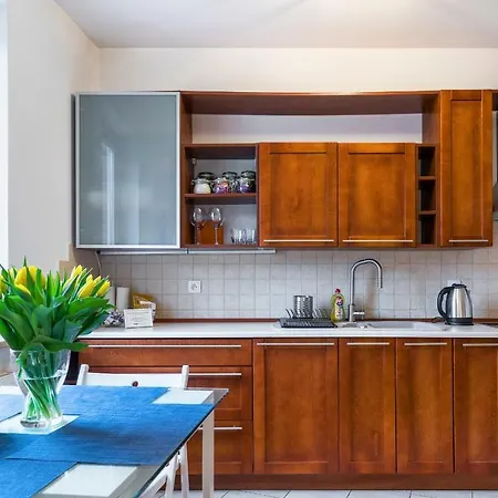 Maya's Flats & Resorts - Lastadia Appartement *